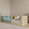 Cama infantil azul minimalista de estilo Montessori